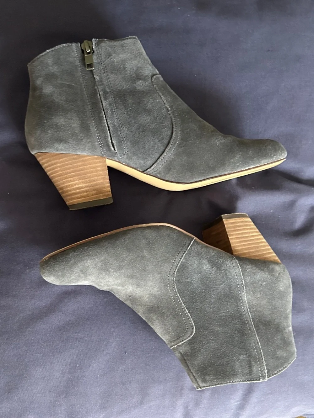 GAP short suede boots 8